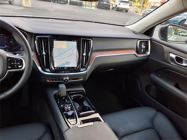 2024 Volvo S60 Recharge T8 Plus photo 8