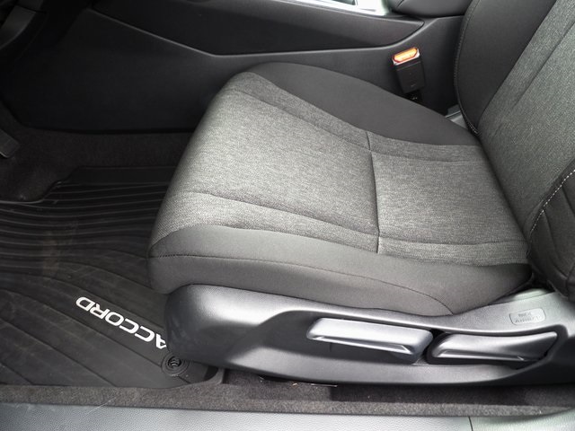 2025 Honda Accord LX photo 13
