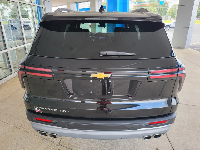 2025 Chevrolet Traverse photo 14
