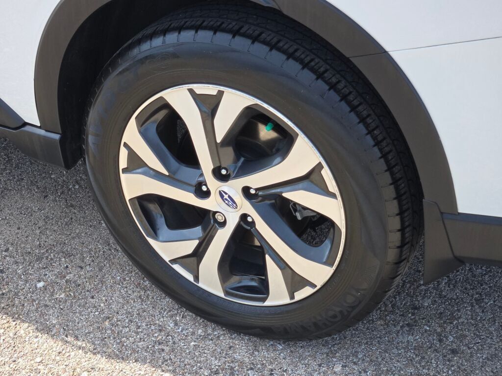 2022 Subaru Outback Limited photo 10