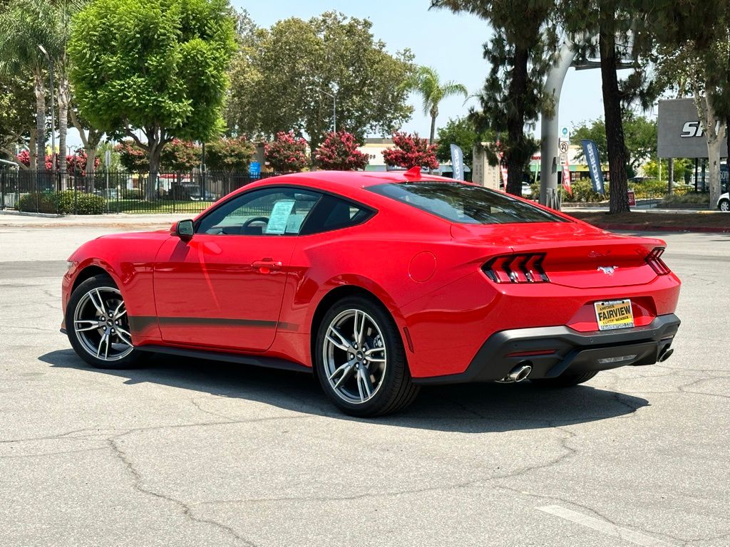 2025 Ford Mustang EcoBoost photo 4