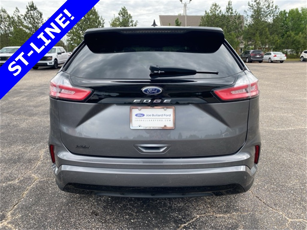 2024 Ford Edge ST photo 13