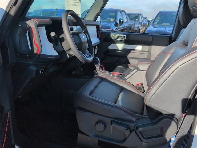 2025 Ford Bronco First Edition photo 8