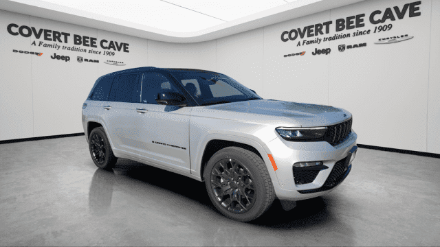 2025 Jeep Grand Cherokee Summit's photo
