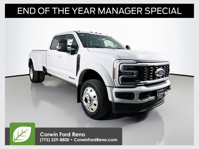2025 Ford F-450 Super Duty Platinum's photo