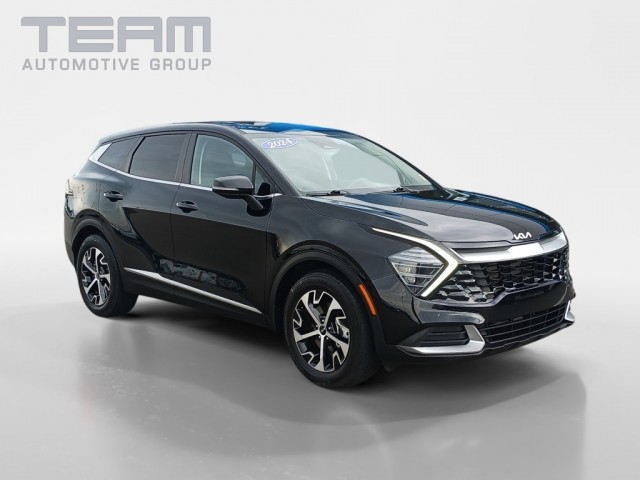2024 Kia Sportage EX's photo