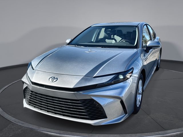 2026 Toyota Camry LE's photo