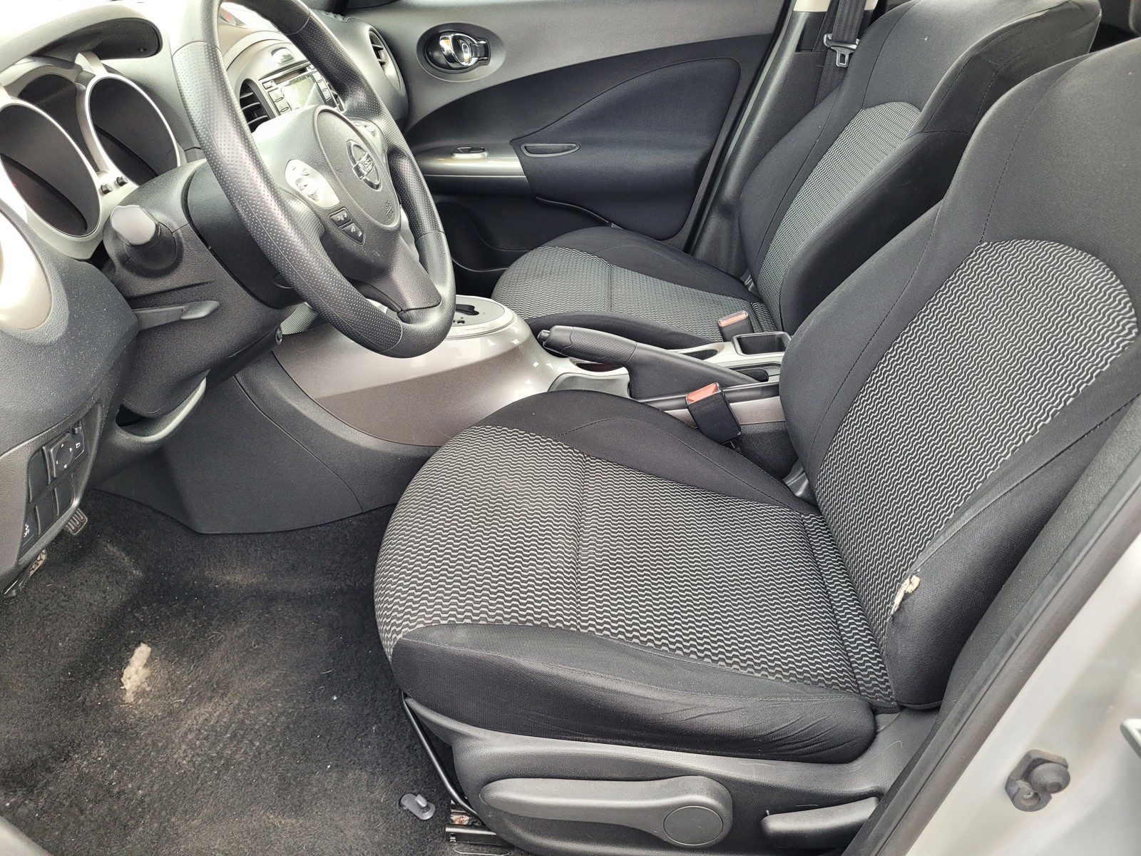 2015 Nissan Juke S photo 18