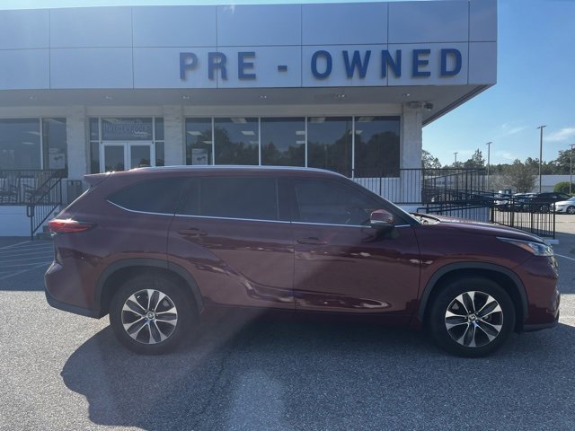 2020 Toyota Highlander XLE photo 3