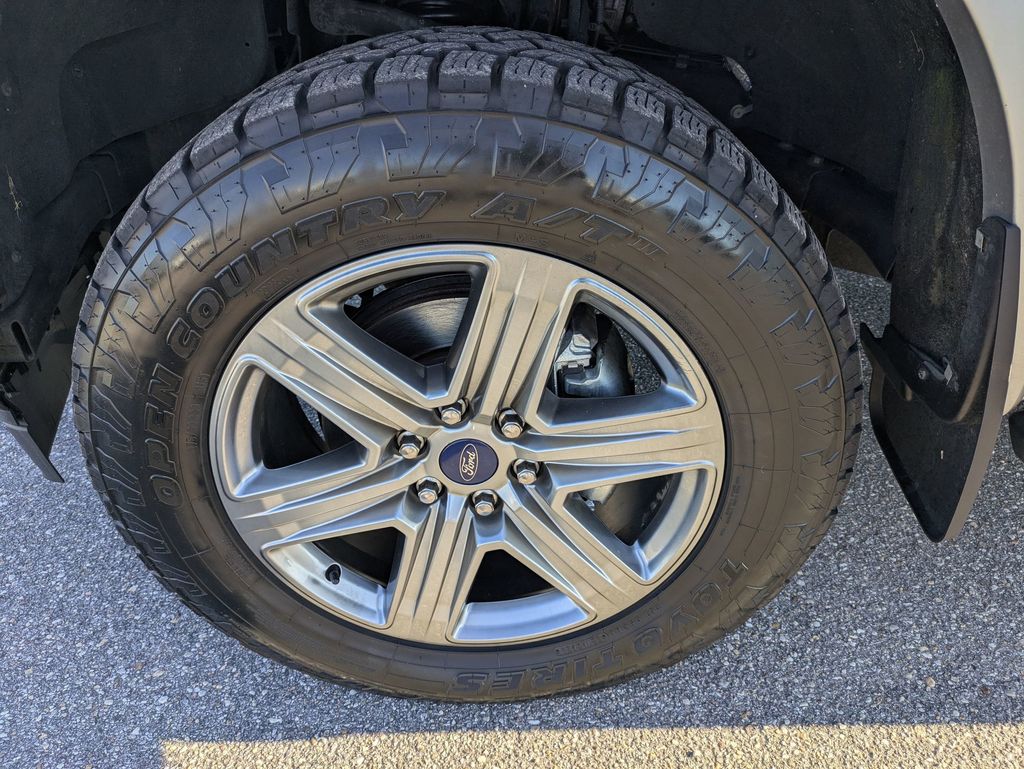 2019 Ford F-150 XLT photo 9
