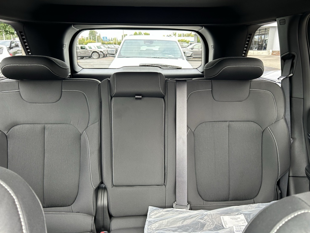 2025 Jeep Grand Cherokee Laredo X photo 20