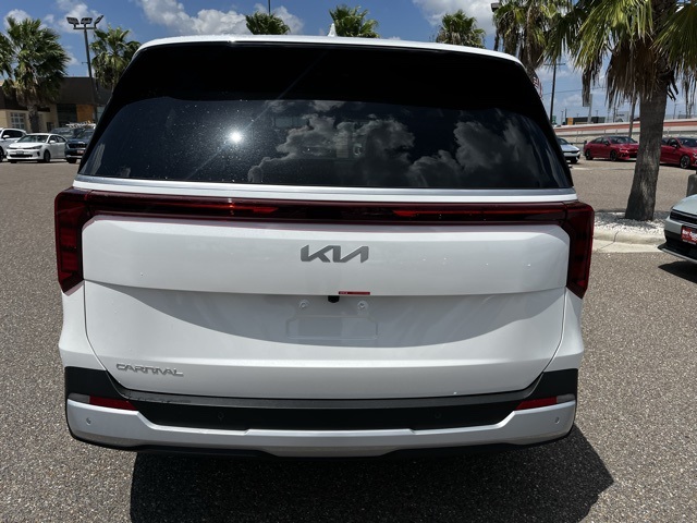 2026 Kia Carnival LX photo 6