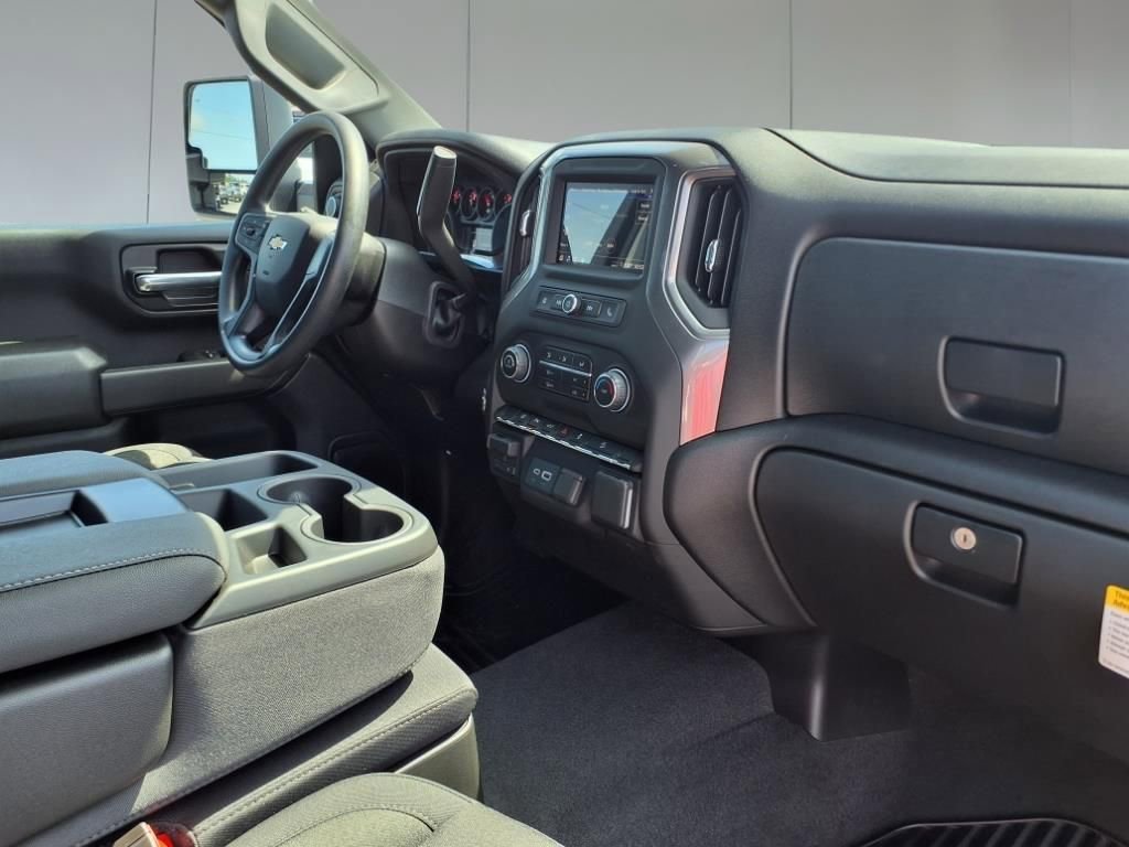 2025 Chevrolet Silverado 2500HD Custom photo 23