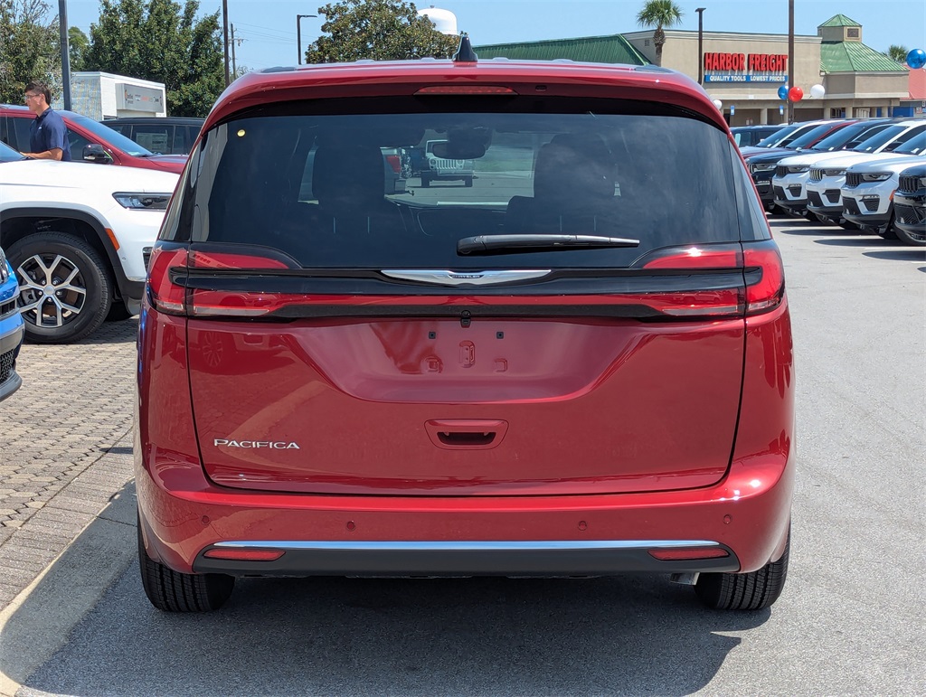 2026 Chrysler Pacifica photo 5