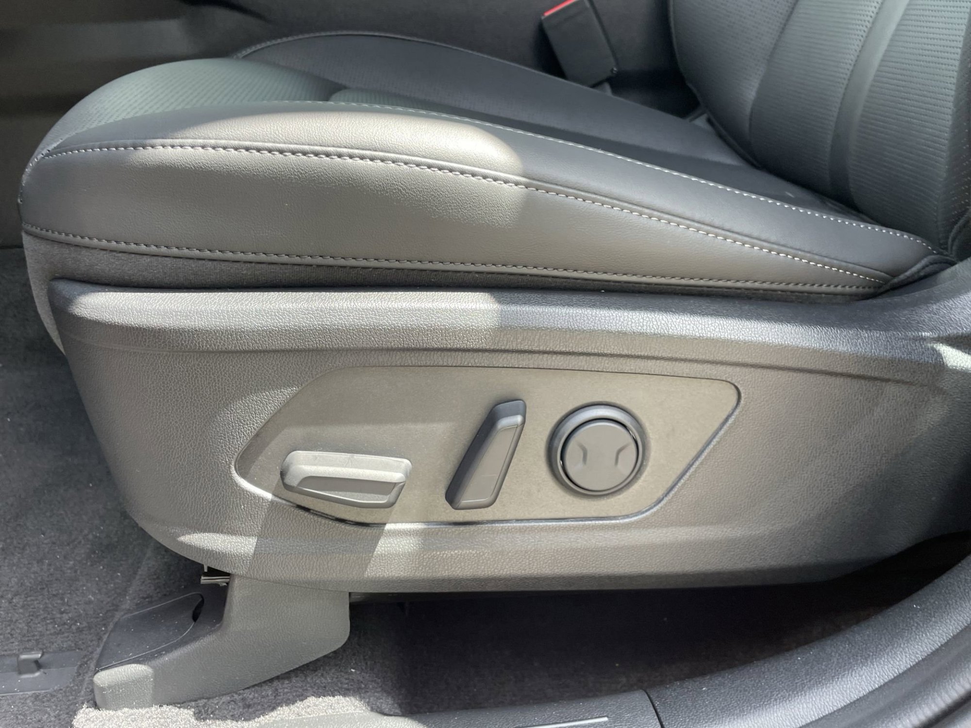 2025 Kia Sorento S photo 14
