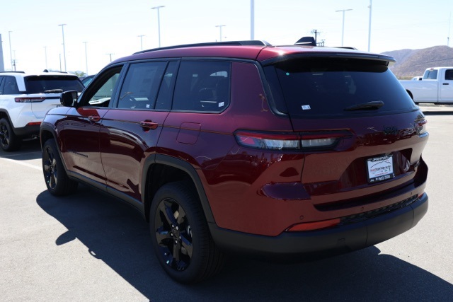 2025 Jeep Grand Cherokee Limited photo 4