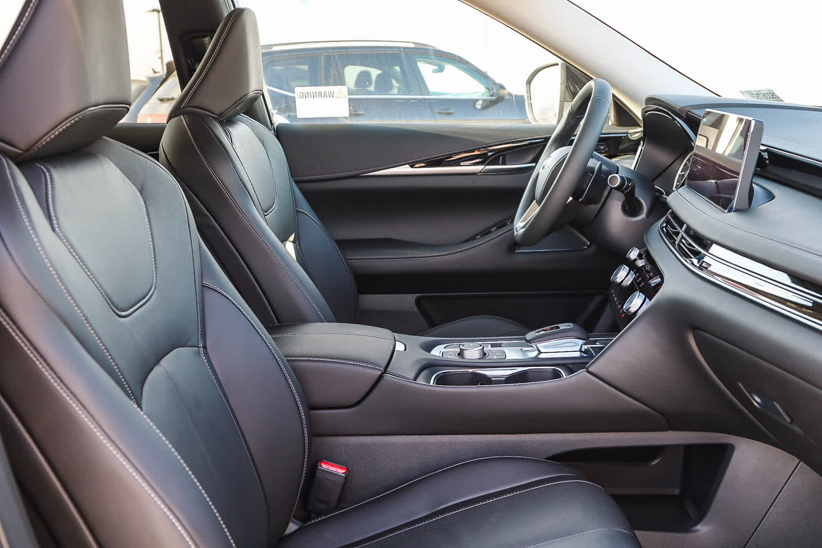 2025 Infiniti QX60 Pure photo 13