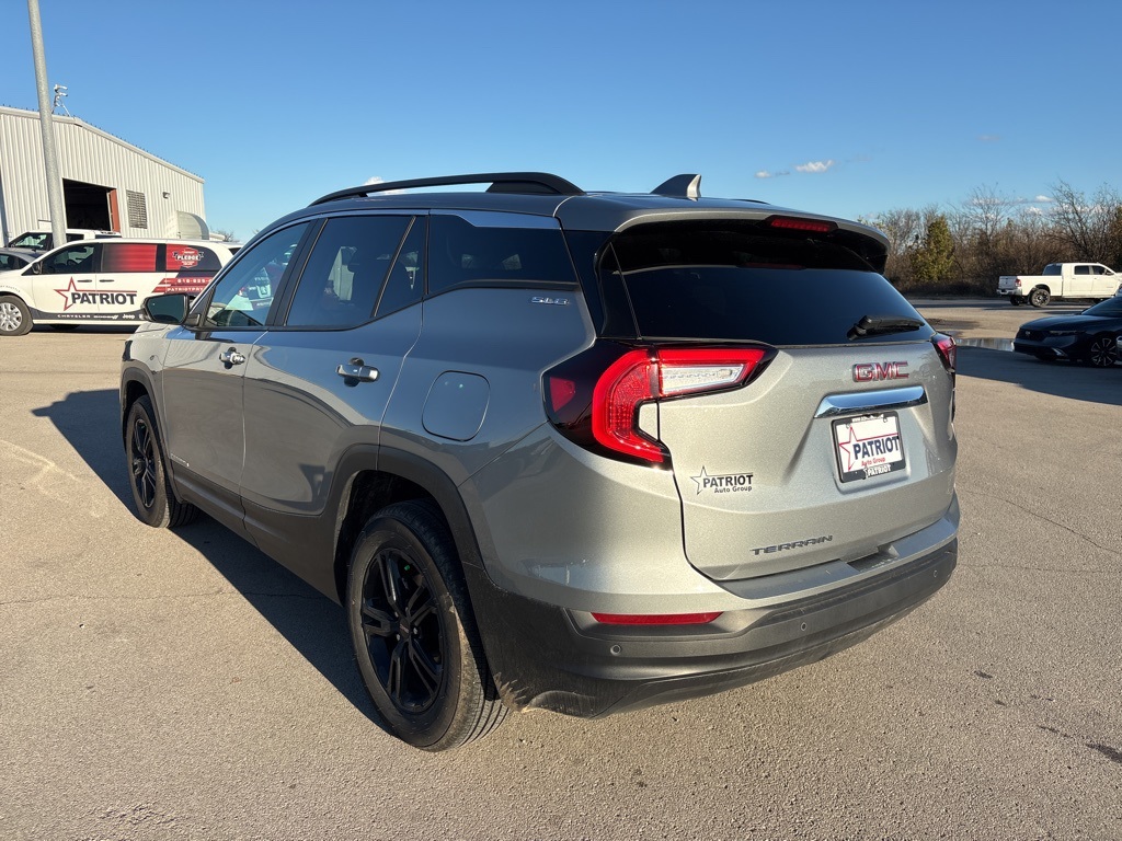 2024 Gmc Terrain SLE photo 4