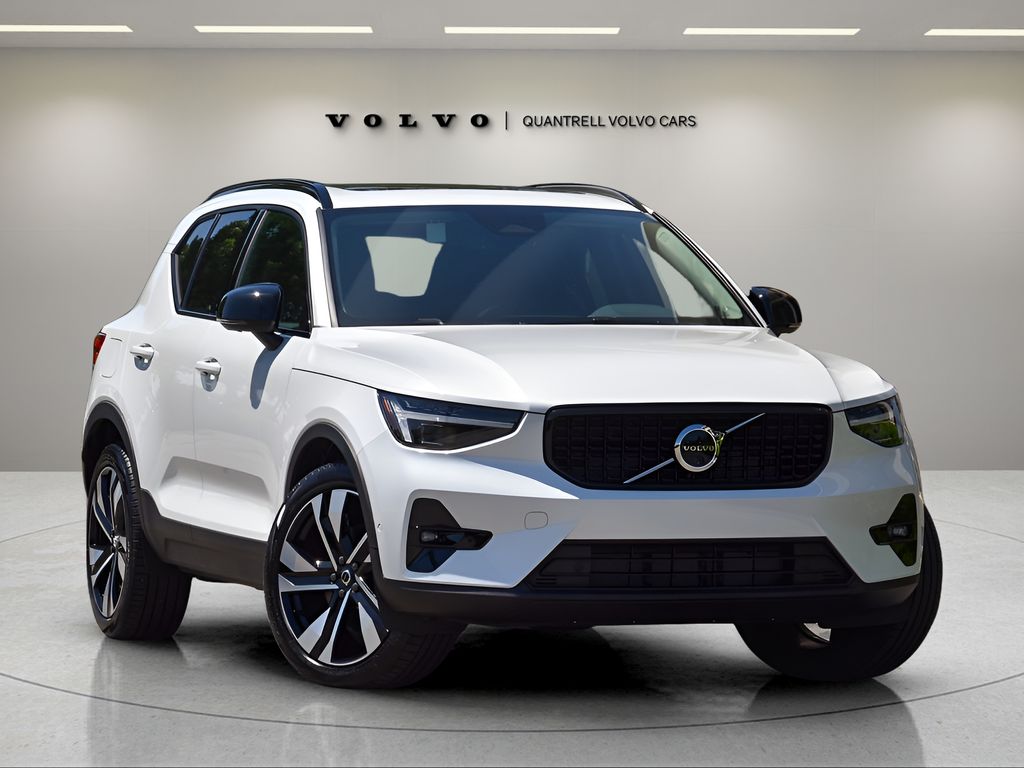 2025 Volvo XC40
