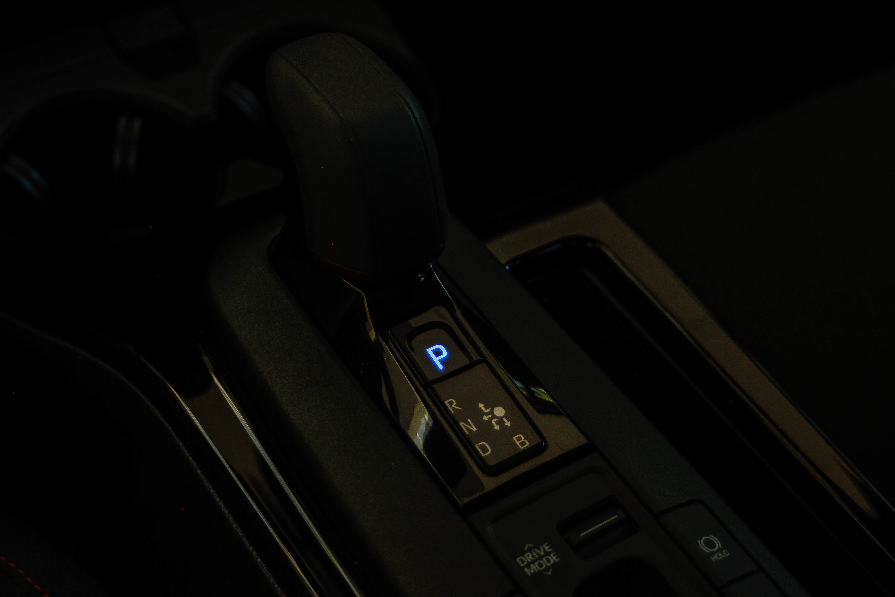 2026 Toyota Prius Plug-in Hybrid SE photo 19
