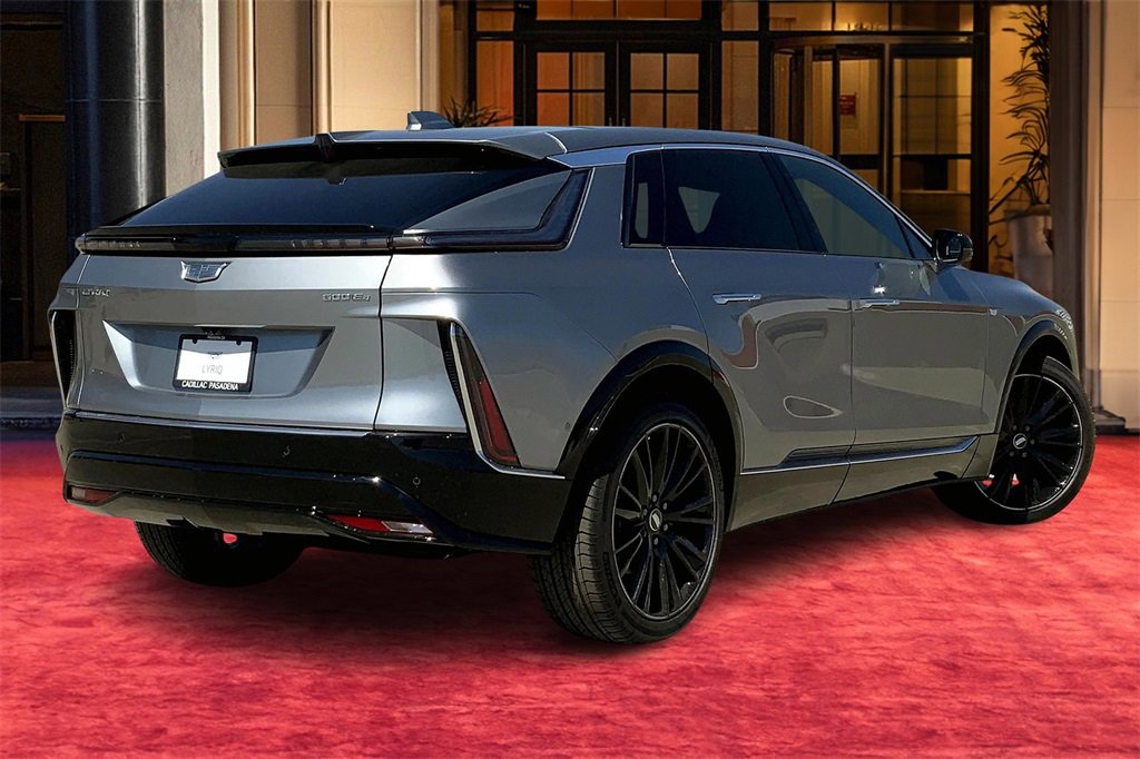 2025 Cadillac Lyriq Luxury photo 6