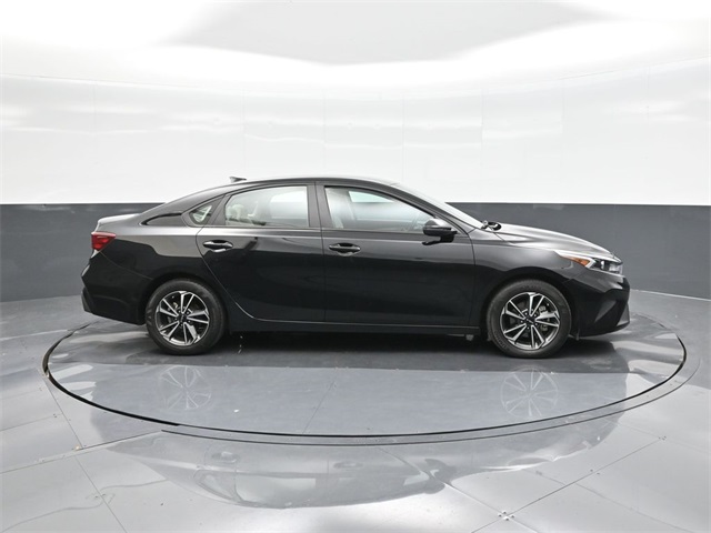 2023 Kia Forte LXS photo 24