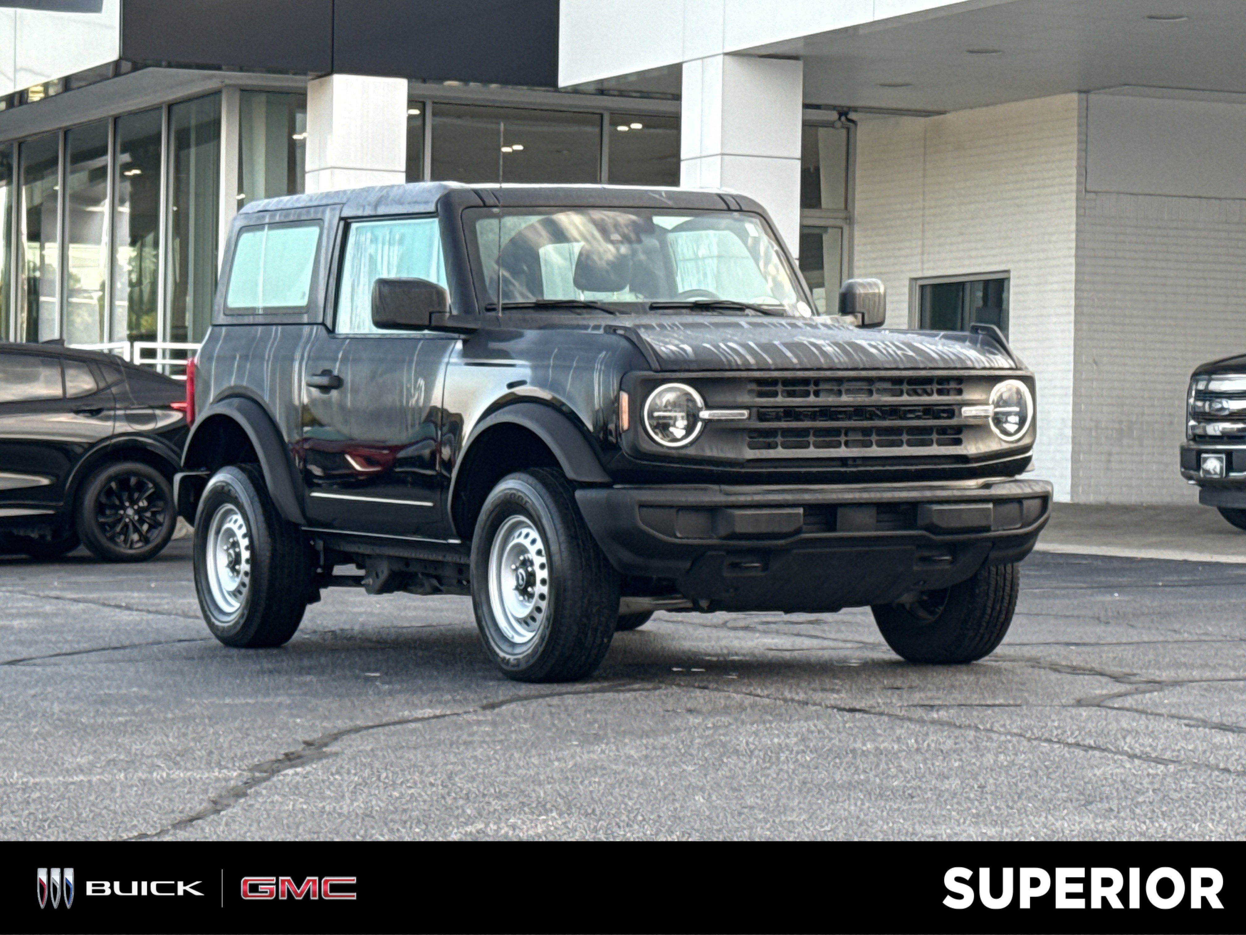 2022 Ford Bronco 2-Door Base's photo