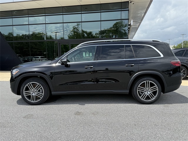 2025 Mercedes Benz GLS 450 4MATIC photo 4
