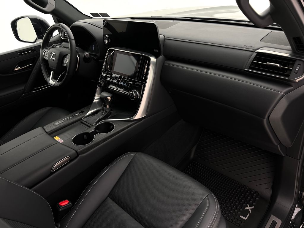 2025 Lexus LX 600 Luxury photo 14