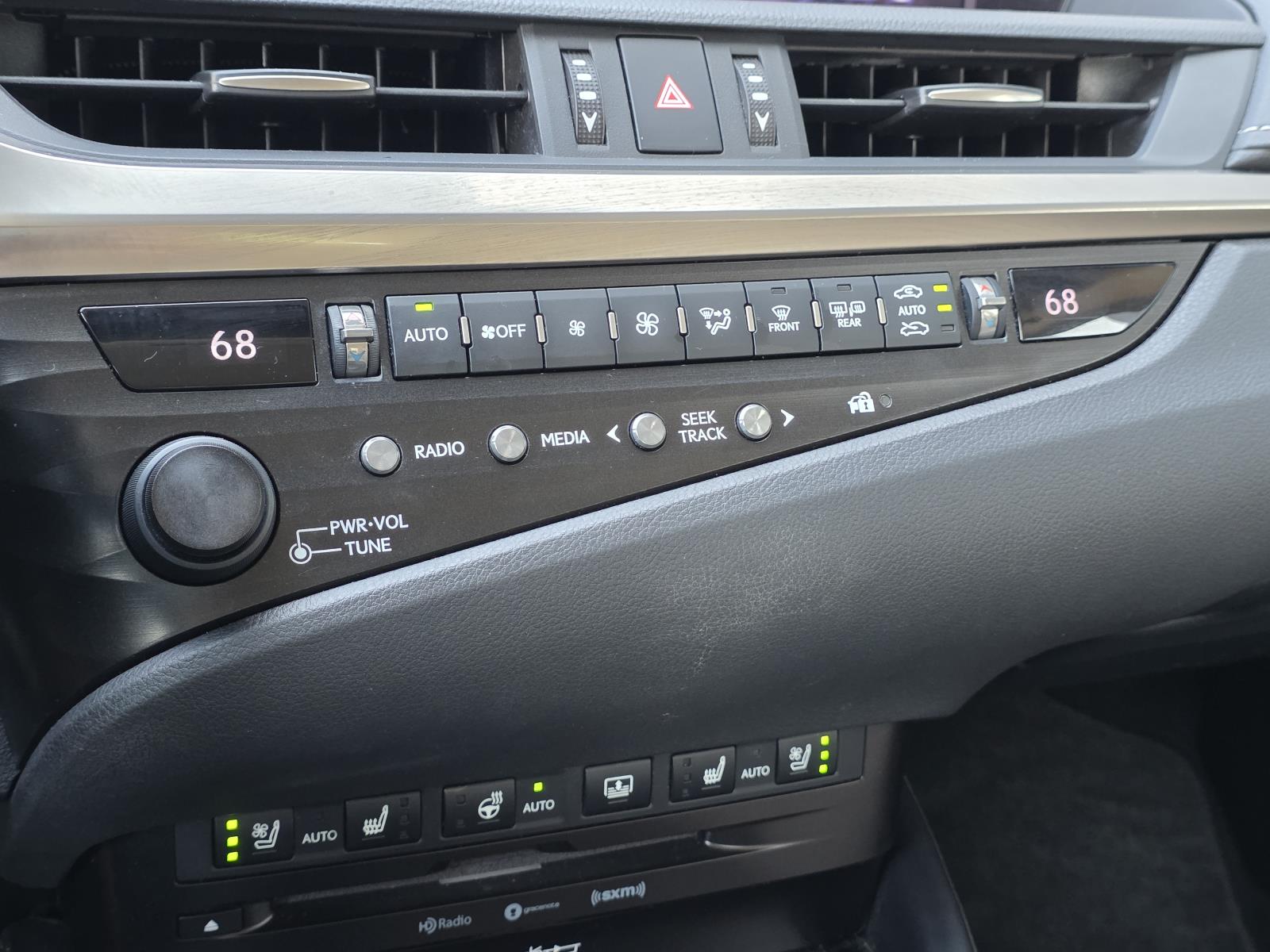 2020 Lexus ES 350 Luxury photo 15
