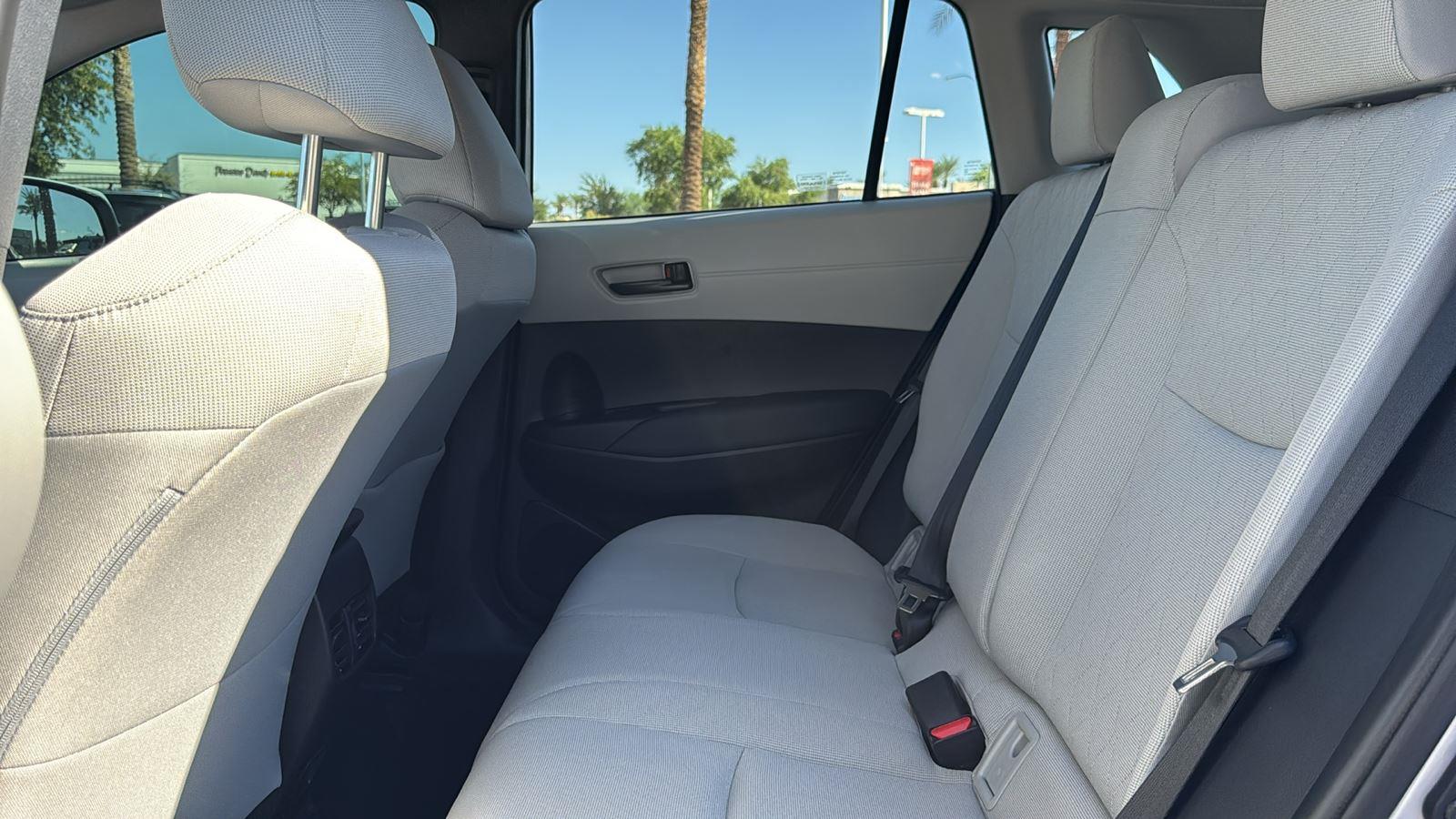 2024 Toyota Corolla Cross LE photo 24