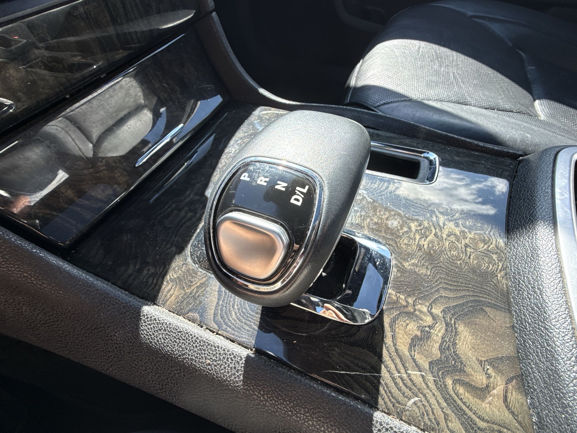 2014 Chrysler 300 photo 8