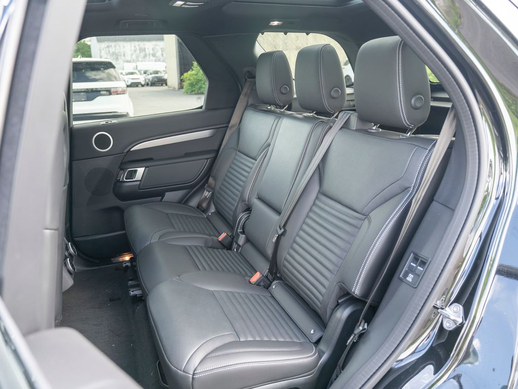 2025 Land Rover Discovery SE photo 22