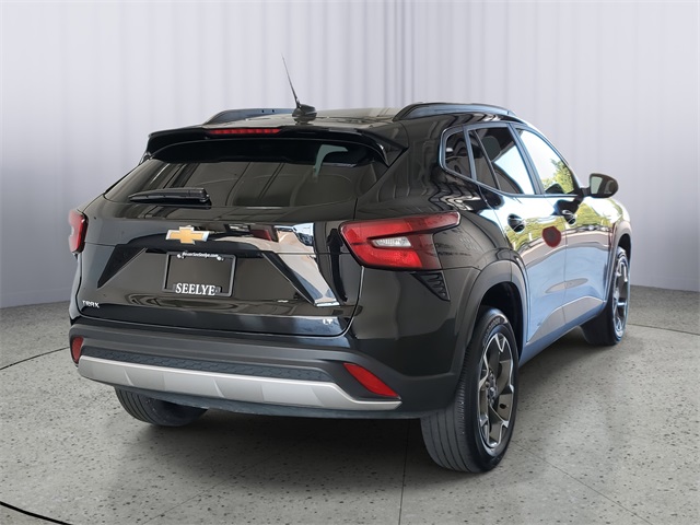 2024 Chevrolet Trax LT photo 3
