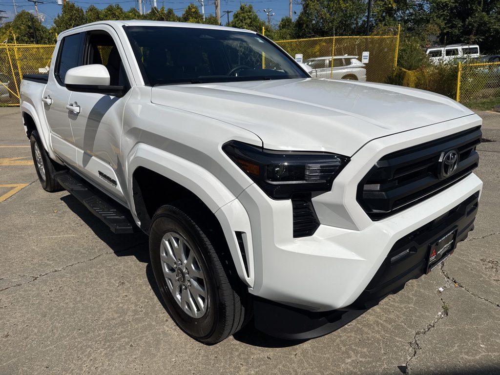 2024 Toyota Tacoma SR5's photo