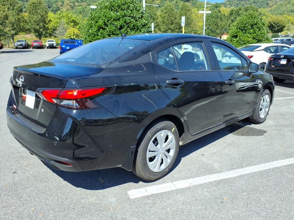 2025 Nissan Versa S photo 3
