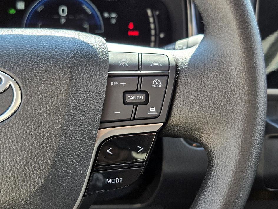 2025 Toyota Camry LE photo 23