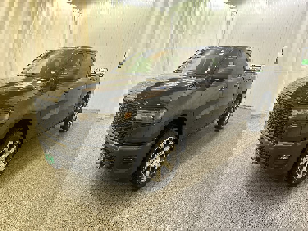 2025 Ram 1500 Tradesman photo 2