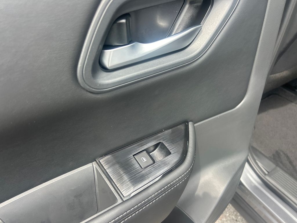 2026 Nissan Rogue SV photo 18