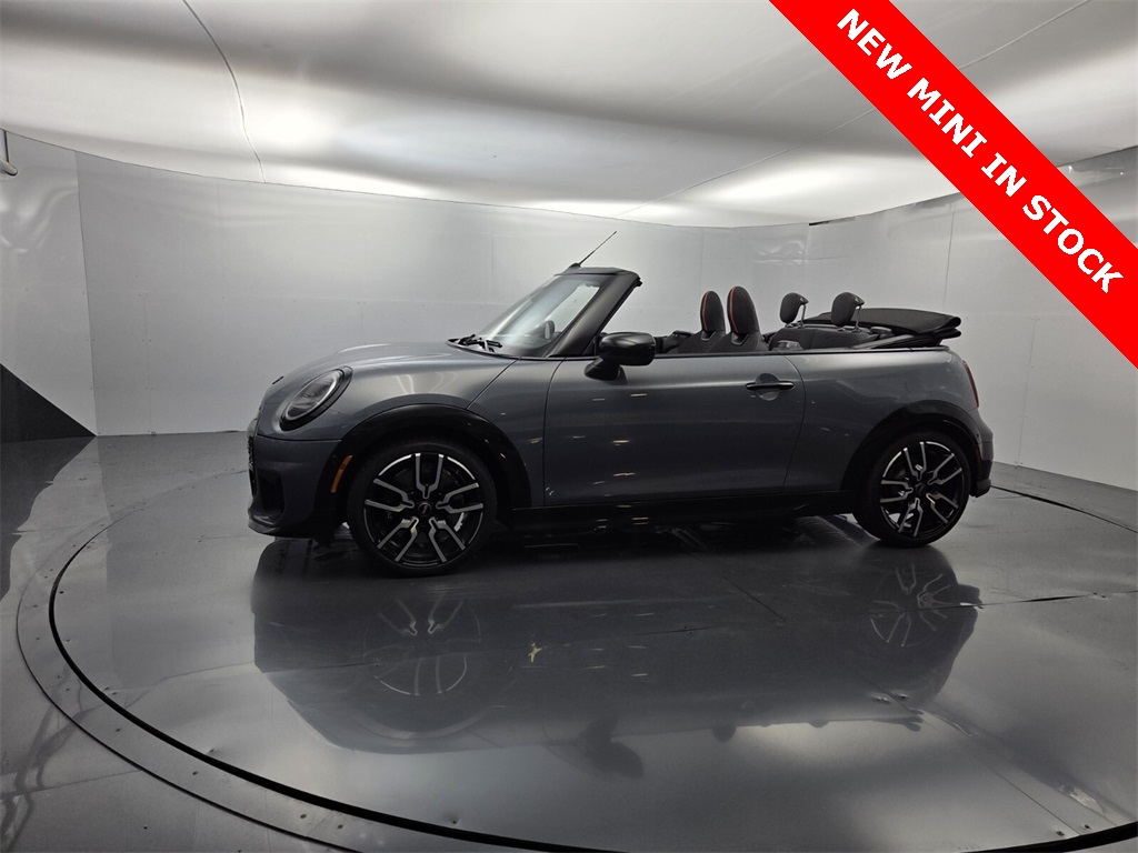 2026 Mini Cooper Convertible Iconic photo 5