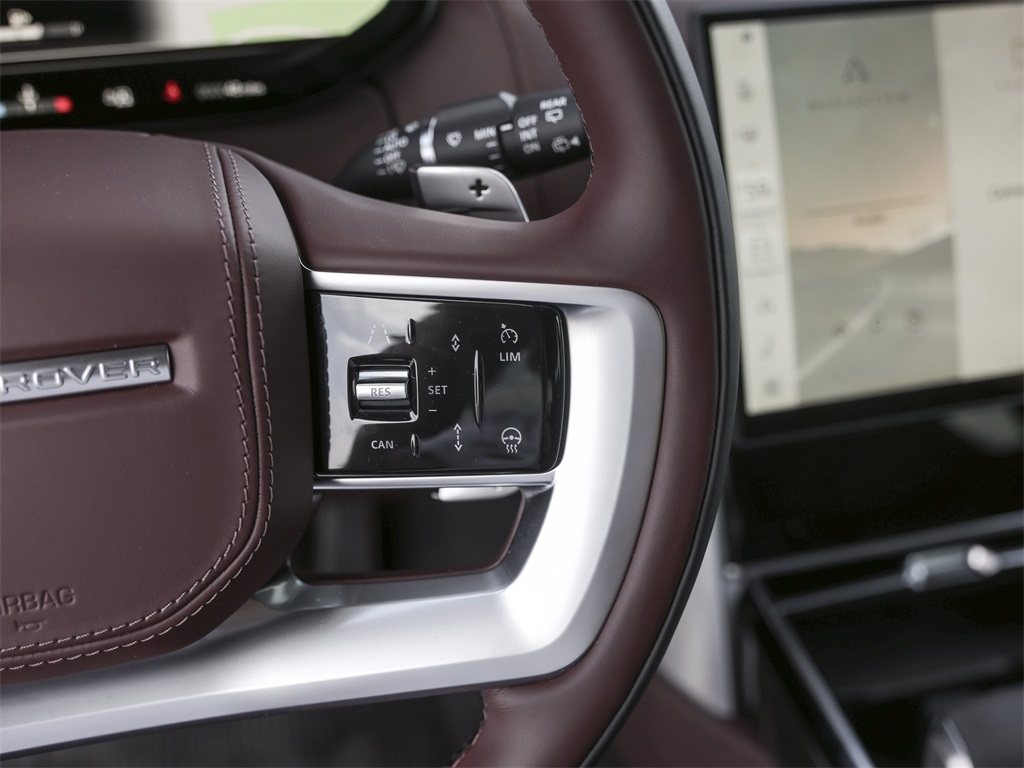 2025 Land Rover Range Rover SE photo 16