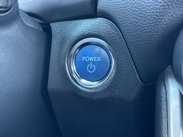 2020 Toyota RAV4 Hybrid XSE photo 15