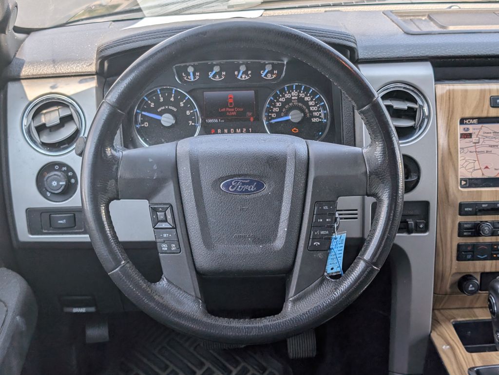 2011 Ford F-150 Lariat photo 8