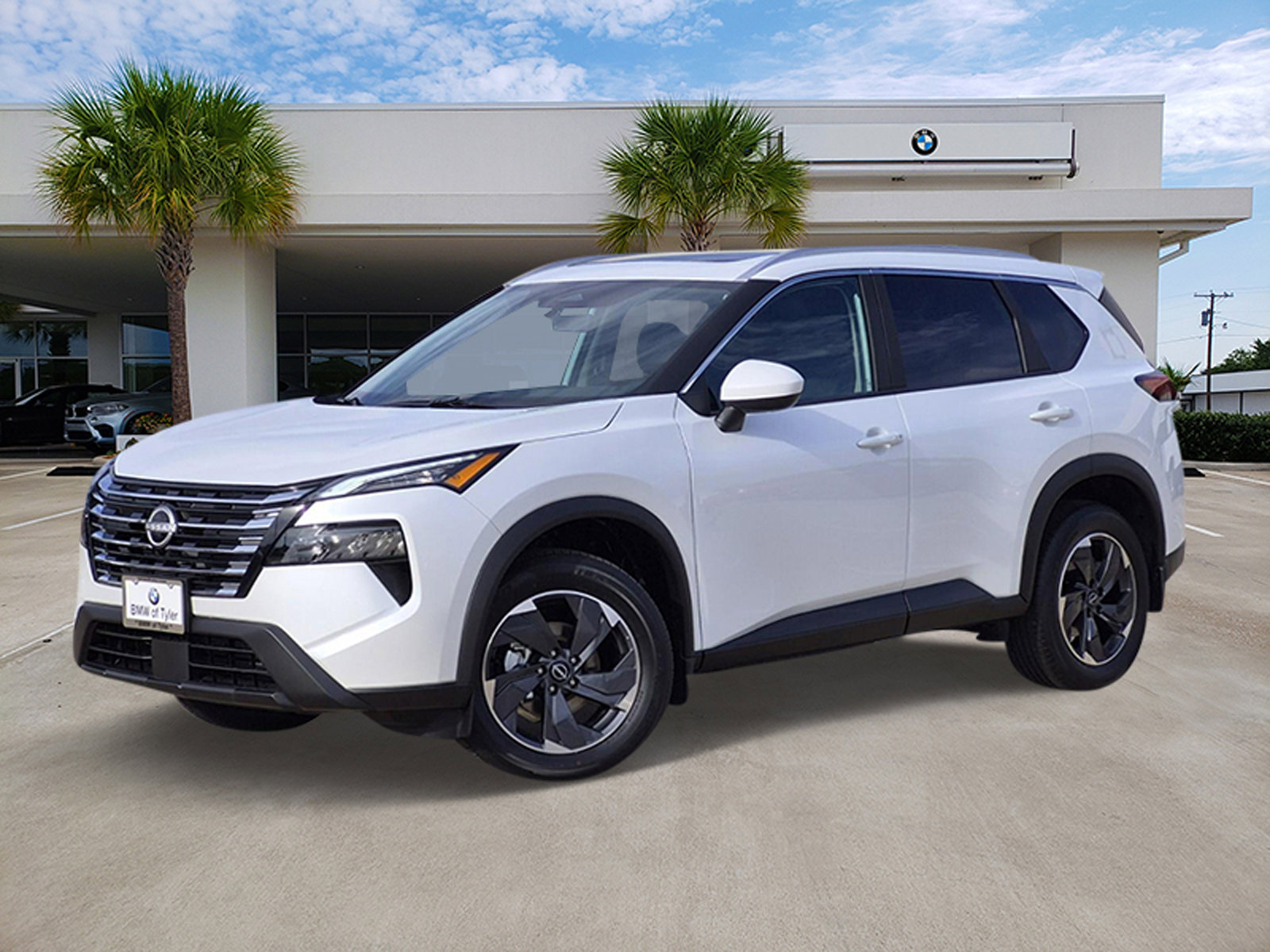 2026 Nissan Rogue SV's photo