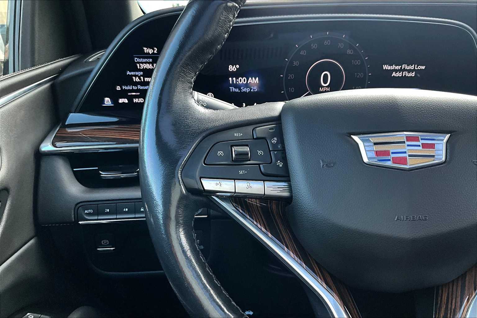 2021 Cadillac Escalade Premium Luxury photo 17