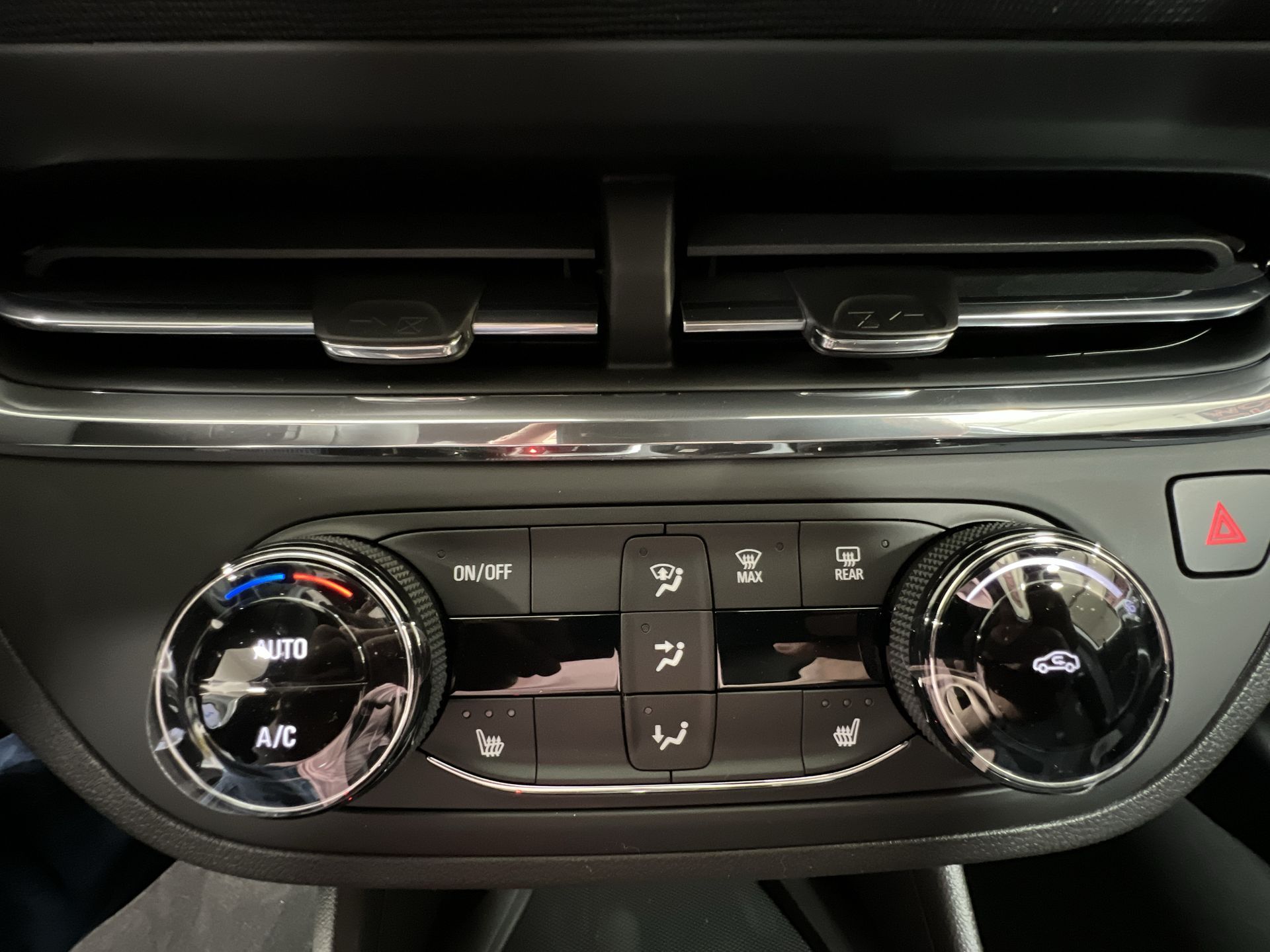 2025 Buick Envista Preferred photo 11