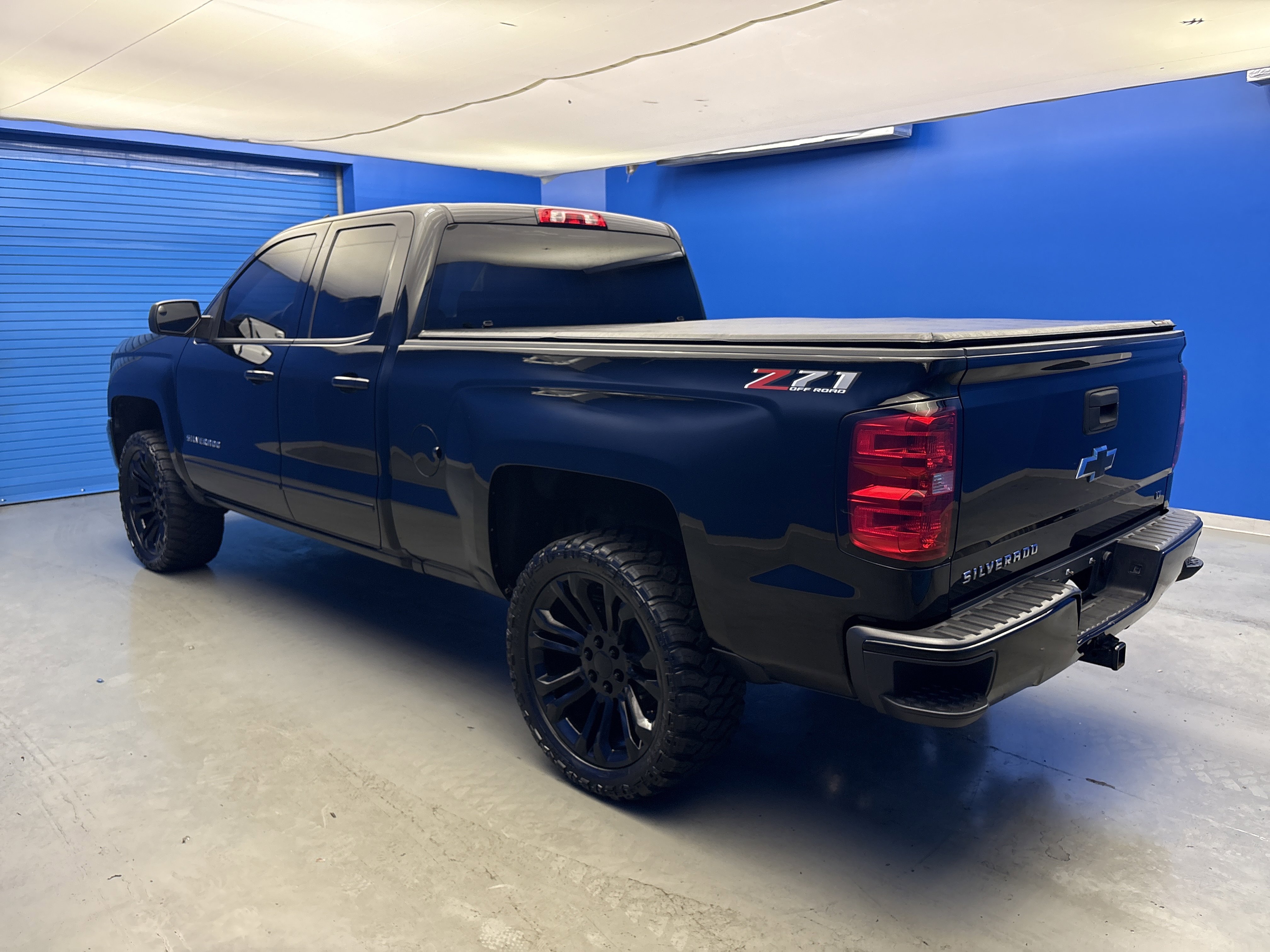 2018 Chevrolet Silverado LT photo 4