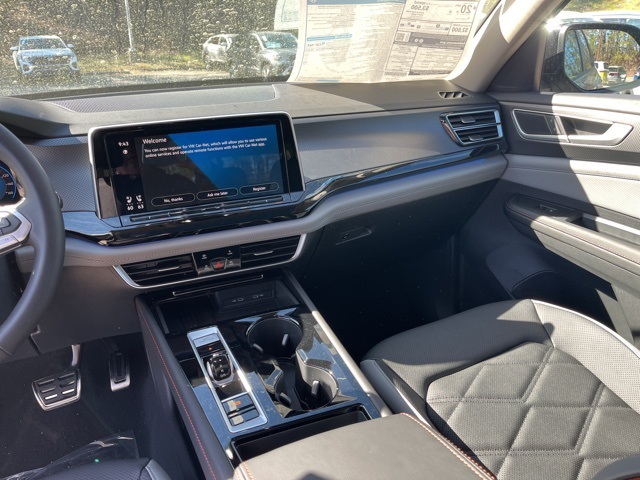 2025 Volkswagen Atlas Peak Edition SE photo 15