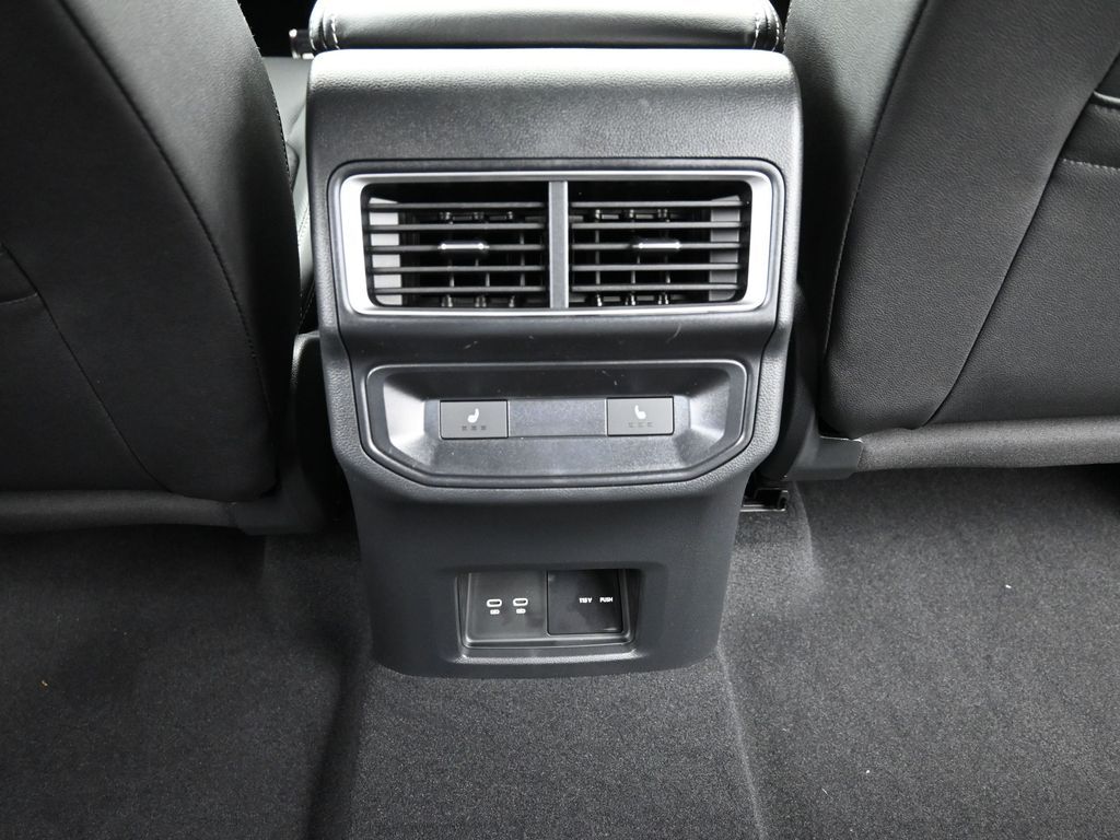 2025 Volkswagen Atlas Cross Sport SEL R-Line photo 41