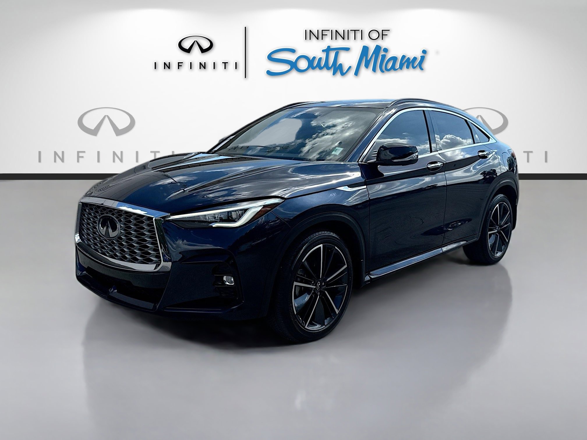 2023 Infiniti QX55 Essential photo 3